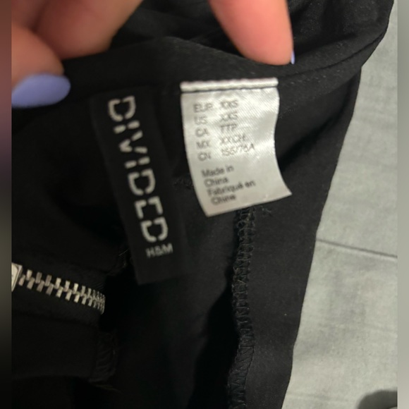 black mini bodycon dress - Picture 2 of 3